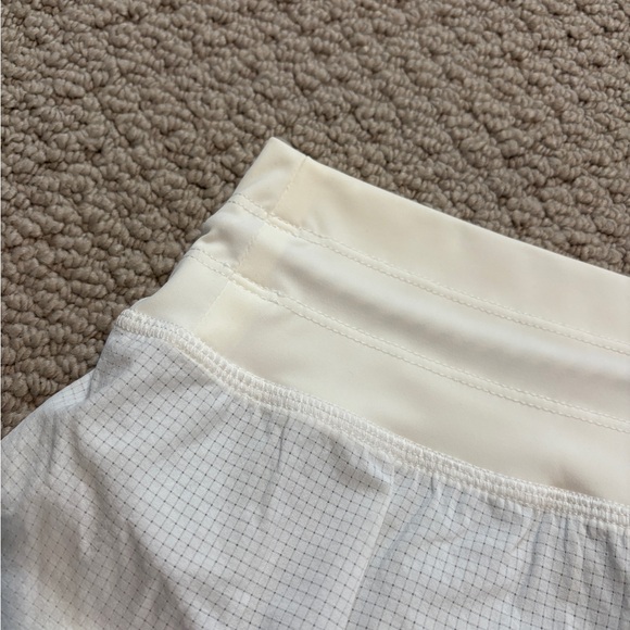 Vuori Seabreeze Shorts Size XS - Picture 8 of 10